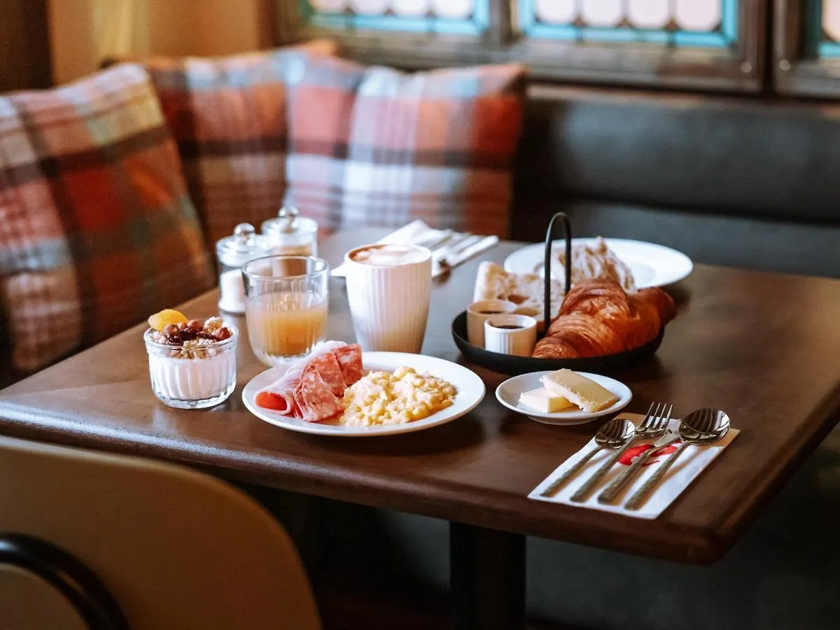 Academie Hotel Лион 4*,  Франция