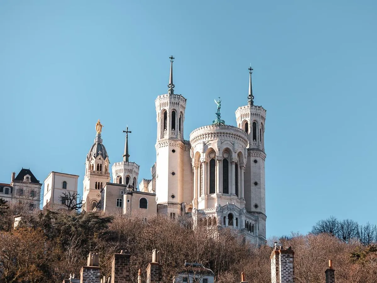 Academie Hotel Лион
