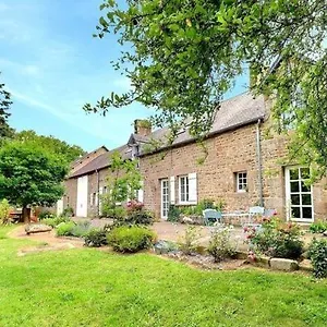 La Bremande Bed & Breakfast Saint-Georges-de-Reintembault