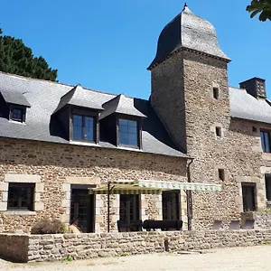Petit Manoir Proche Dinan - D'hotes Bed & Breakfast Lanvallay