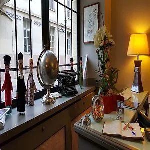Academie Hotel ליון