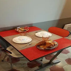 Academie Hotel ליון