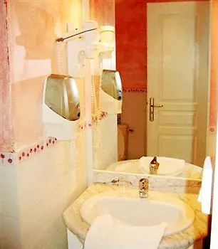 Academie Hotel ליון