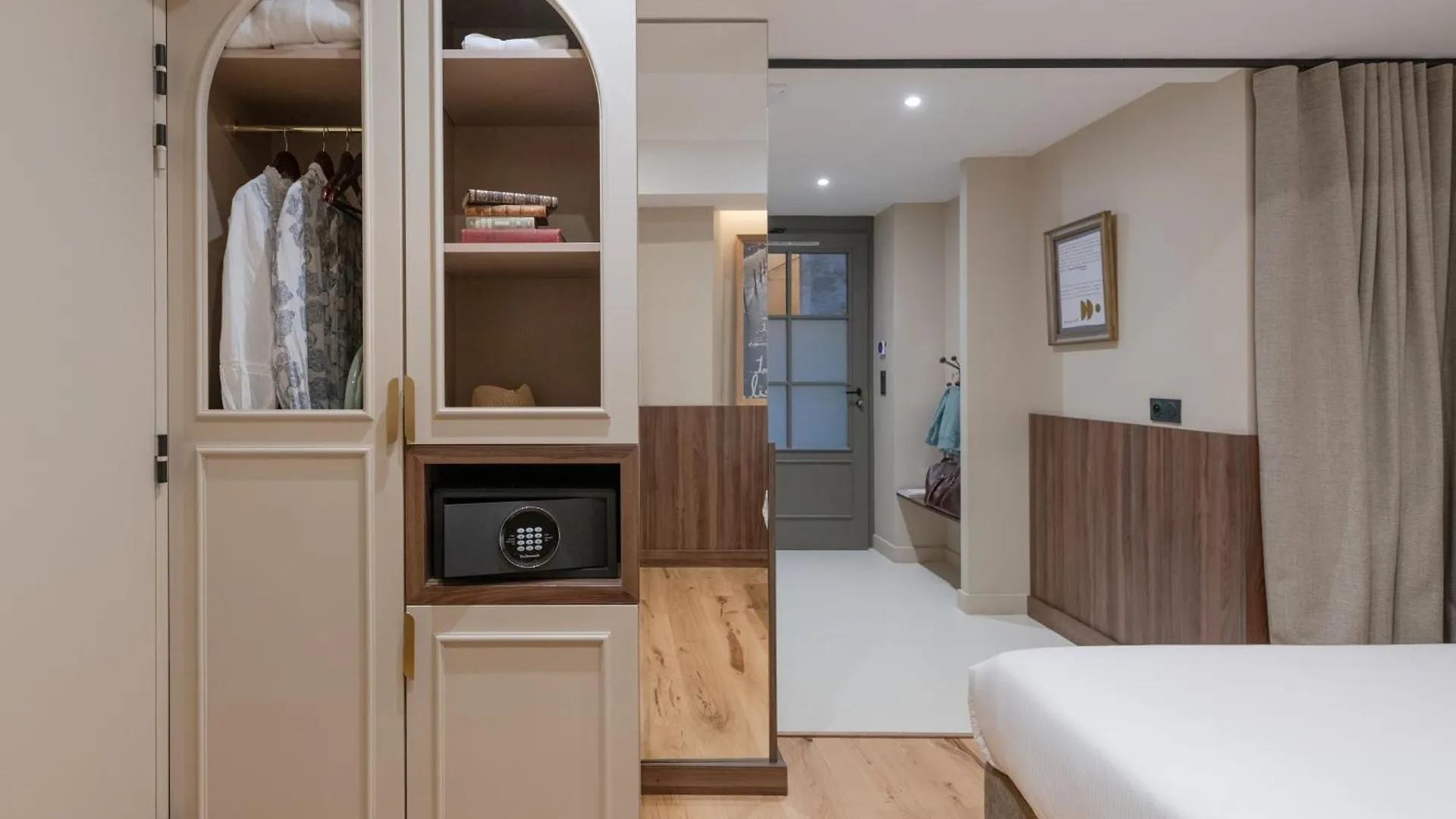 ****  Academie Hotel Lione Francia